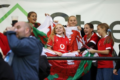180926 - Wales Women v South Africa Women - Vodafone Wales WXV Series - Fans