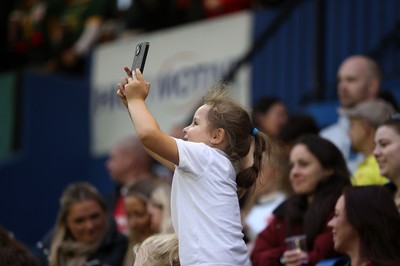 180926 - Wales Women v South Africa Women - Vodafone Wales WXV Series - Fans