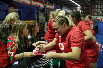 180926 - Wales Women v South Africa Women - Vodafone Wales WXV Series - Fans