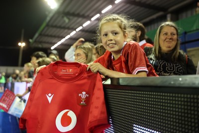 180926 - Wales Women v South Africa Women - Vodafone Wales WXV Series - Fans