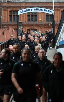 180926 Wales v South Africa, Vodafone Wales WXV Series -The Wales Women squad make their way from the hotel to the ground ahead of the match