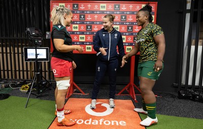180926 Wales v South Africa, Vodafone Wales WXV Series - Wales captain Alex Callender with South Africa captain Babalwa Latsha and referee Ella Goldsmith at the coin toss