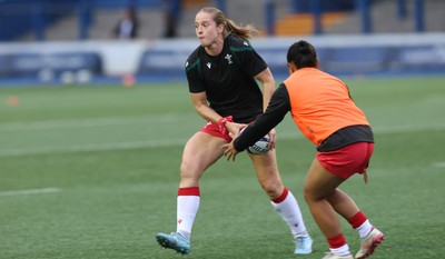 180926 Wales v South Africa, Vodafone Wales WXV Series - Lisa Neumann of Wales during warm up