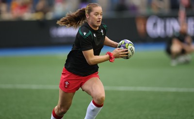 180926 Wales v South Africa, Vodafone Wales WXV Series - Lisa Neumann of Wales during warm up