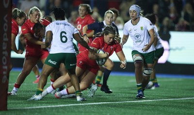 180926 Wales v South Africa, Vodafone Wales WXV Series - Maisie Davies of Wales powers over to score try