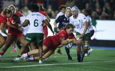 180926 Wales v South Africa, Vodafone Wales WXV Series - Maisie Davies of Wales powers over to score try