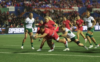 180926 Wales v South Africa, Vodafone Wales WXV Series - Sisilia Tuipulotu of Wales powers over to score try