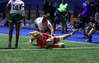 180926 Wales v South Africa, Vodafone Wales WXV Series - Alex Callender of Wales races in to score try