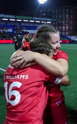 180926 Wales v South Africa, Vodafone Wales WXV Series - Wales players celebrate at the end of the match