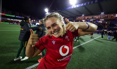 180926 Wales v South Africa, Vodafone Wales WXV Series - Alex Callender of Wales celebrate at the end of the match