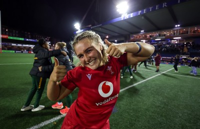180926 Wales v South Africa, Vodafone Wales WXV Series - Alex Callender of Wales celebrate at the end of the match