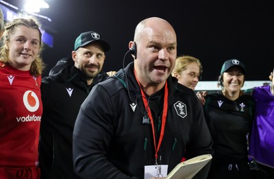 180926 Wales v South Africa, Vodafone Wales WXV Series - Sean Lynn, Wales head coach at the end of the match with 