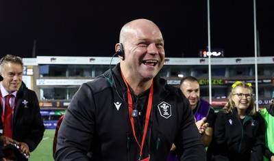 180926 Wales v South Africa, Vodafone Wales WXV Series - Sean Lynn, Wales head coach at the end of the match with 