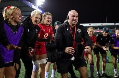 180926 Wales v South Africa, Vodafone Wales WXV Series - Sean Lynn, Wales head coach at the end of the match 