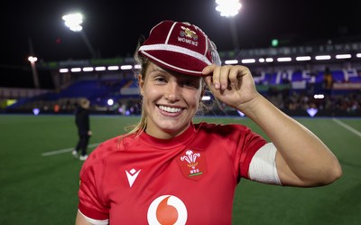 180926 Wales v South Africa, Vodafone Wales WXV Series - Amy Williams of Wales at the end of the match with 