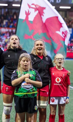 190926 Wales v South Africa, Vodafone Wales WXV Series - Match mascot Lola Snowdon with Wales co-captains Alex Callender and Kate Williams