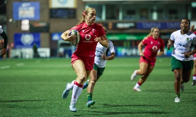 190926 Wales v South Africa, Vodafone Wales WXV Series - Lisa Neumann of Wales races in to score try