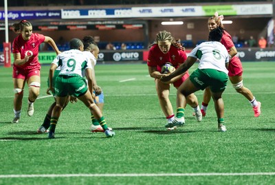 190926 Wales v South Africa, Vodafone Wales WXV Series - Maisie Davies of Wales takes on Sizophila Solontsi of South Africa