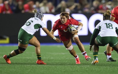 190926 Wales v South Africa, Vodafone Wales WXV Series - Georgia Evans of Wales charges forward