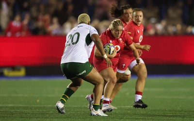 190926 Wales v South Africa, Vodafone Wales WXV Series - Kelsey Jones of Wales takes on Aseza Hele of South Africa