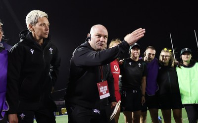 190926 Wales v South Africa, Vodafone Wales WXV Series - Sean Lynn, Wales head coach speaks to the players at the end of the match