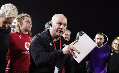 190926 Wales v South Africa, Vodafone Wales WXV Series - Sean Lynn, Wales head coach speaks to the players at the end of the match