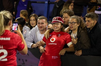 190926 Wales v South Africa, Vodafone Wales WXV Series - Amy Williams of Wales has a selfie with fans at the end of the match