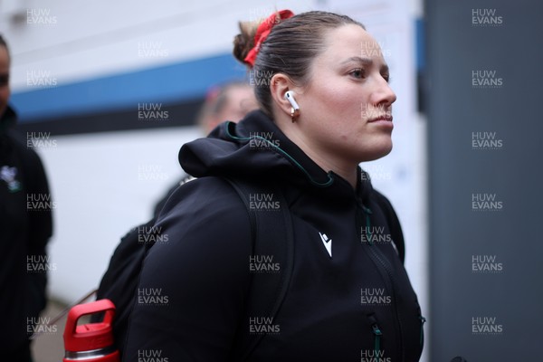 180926 - Wales Women v South Africa Women - Vodafone Wales WXV Series - Gwen Crabb of Wales 