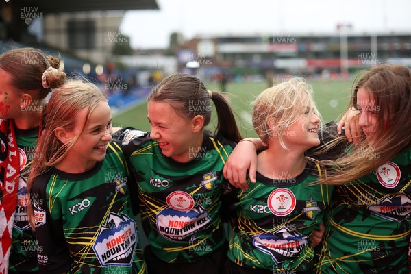 180926 - Wales Women v South Africa Women - Vodafone Wales WXV Series - Fans