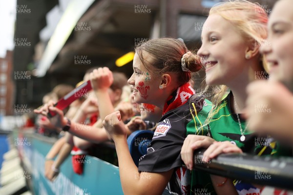 180926 - Wales Women v South Africa Women - Vodafone Wales WXV Series - Fans