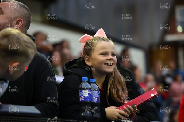 180926 - Wales Women v South Africa Women - Vodafone Wales WXV Series - Fans