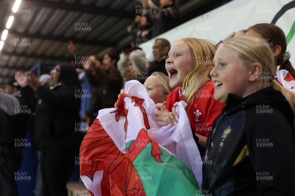 180926 - Wales Women v South Africa Women - Vodafone Wales WXV Series - Fans