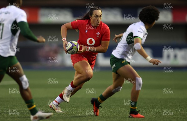180926 - Wales Women v South Africa Women - Vodafone Wales WXV Series - Courtney Keight of Wales 