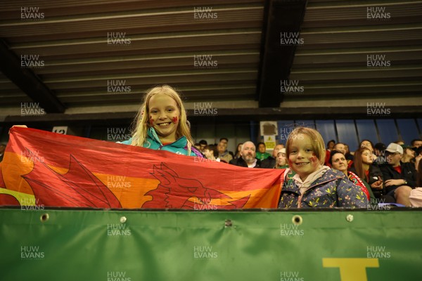 180926 - Wales Women v South Africa Women - Vodafone Wales WXV Series - Fans