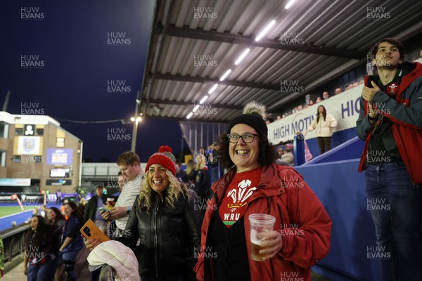 180926 - Wales Women v South Africa Women - Vodafone Wales WXV Series - Fans
