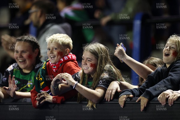180926 - Wales Women v South Africa Women - Vodafone Wales WXV Series - Fans