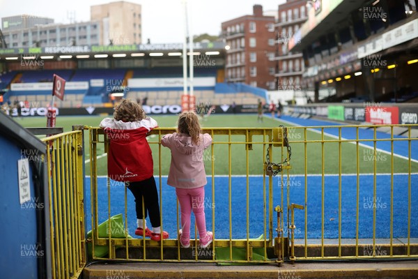 180926 - Wales Women v South Africa Women - Vodafone Wales WXV Series - Fans