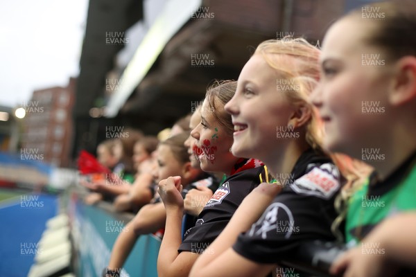 180926 - Wales Women v South Africa Women - Vodafone Wales WXV Series - Fans