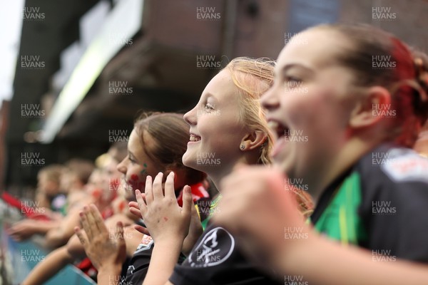 180926 - Wales Women v South Africa Women - Vodafone Wales WXV Series - Fans