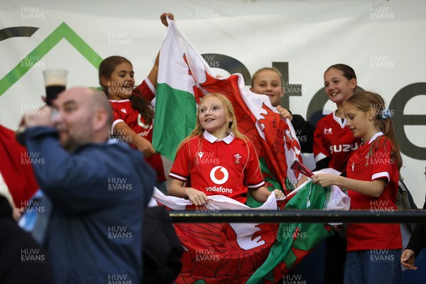 180926 - Wales Women v South Africa Women - Vodafone Wales WXV Series - Fans