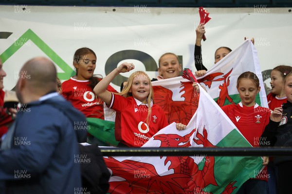 180926 - Wales Women v South Africa Women - Vodafone Wales WXV Series - Fans