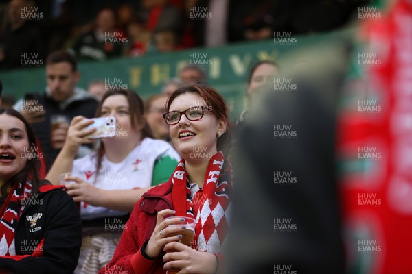 180926 - Wales Women v South Africa Women - Vodafone Wales WXV Series - Fans