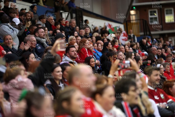 180926 - Wales Women v South Africa Women - Vodafone Wales WXV Series - Fans