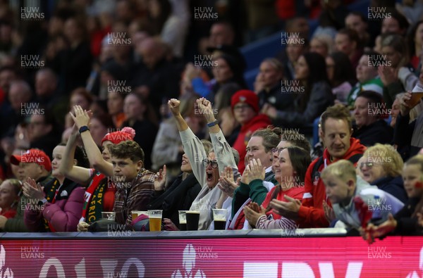 180926 - Wales Women v South Africa Women - Vodafone Wales WXV Series - Fans
