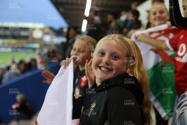 180926 - Wales Women v South Africa Women - Vodafone Wales WXV Series - Fans