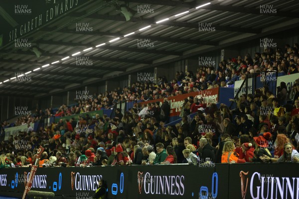 180926 - Wales Women v South Africa Women - Vodafone Wales WXV Series - Fans