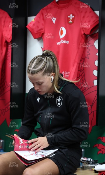 180926 Wales v South Africa, Vodafone Wales WXV Series - Amy Williams of Wales in the changing room ahead of the match