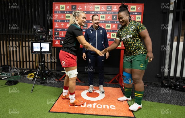180926 Wales v South Africa, Vodafone Wales WXV Series - Wales captain Alex Callender with South Africa captain Babalwa Latsha and referee Ella Goldsmith at the coin toss