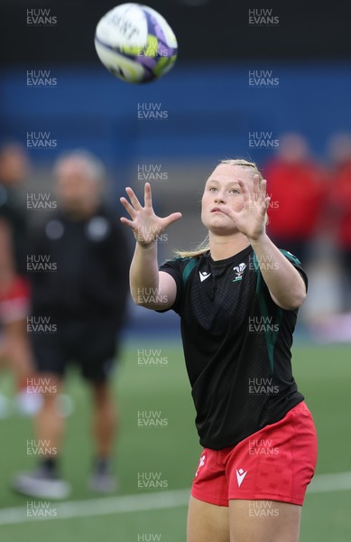 180926 Wales v South Africa, Vodafone Wales WXV Series - Seren Lockwood of Wales during warm up
