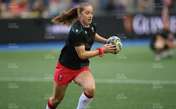 180926 Wales v South Africa, Vodafone Wales WXV Series - Lisa Neumann of Wales during warm up